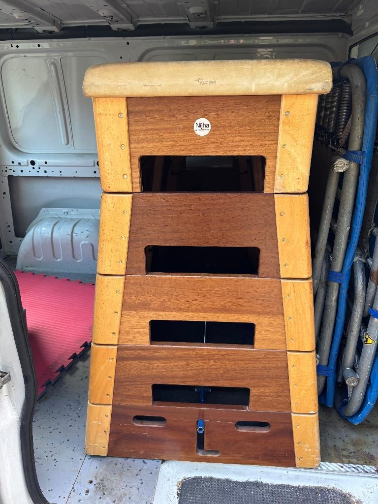 turnplint in goede staat met verrolsysteem, Sports & Fitness, Gymnastique, Enlèvement, Utilisé