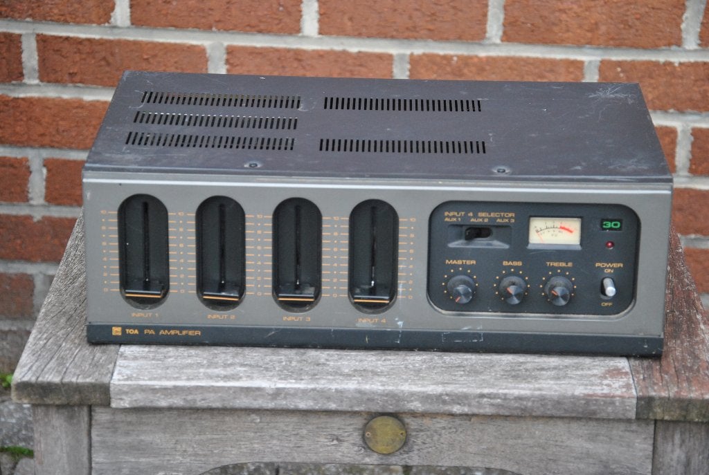 Ampli Sono TOA TA-403E | 230V & 24V | Idéal Chars Carnaval, TV, Hi-fi & Vidéo, Autres marques, Moins de 60 watts, Enlèvement ou Envoi