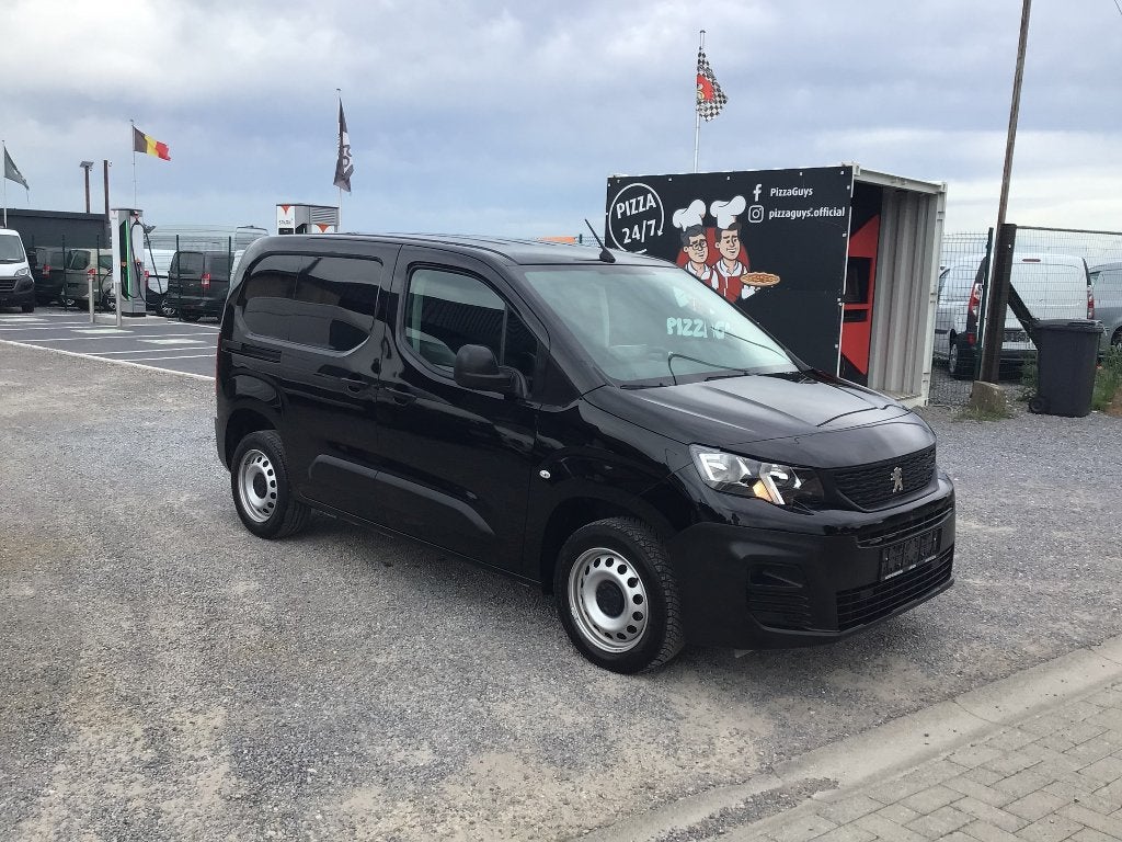 peugeot partner 100pk 2024 3plaatsen full/option 14650e ex, Auto's, Parkeersensor, Stof, 4 cilinders, Zwart