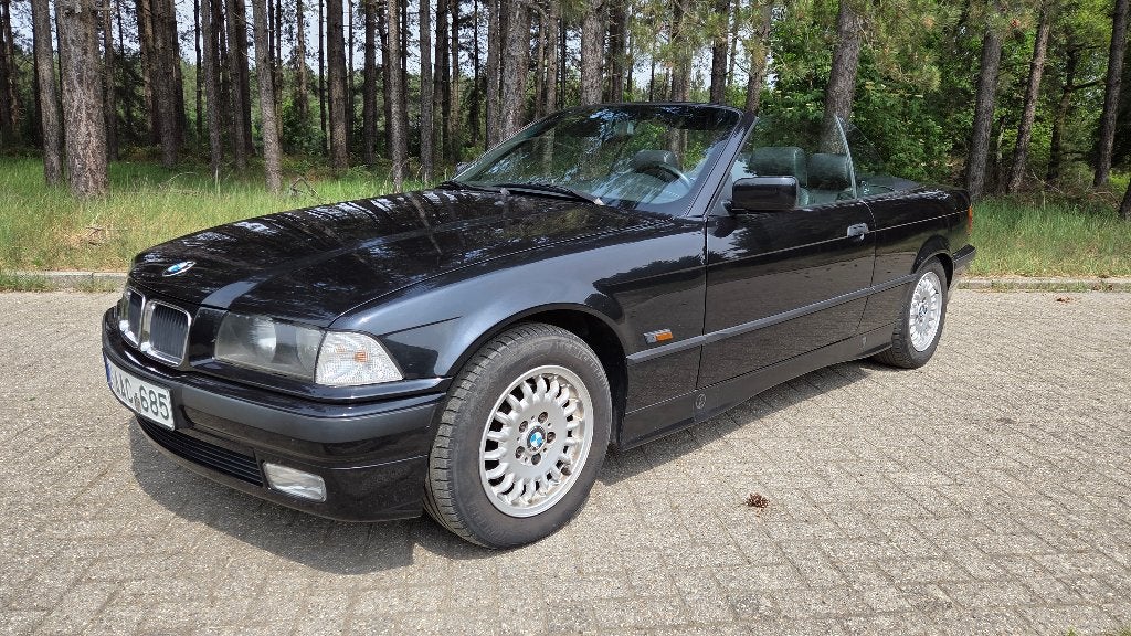 BMW 320i CABRIO A OLDTIMER, Auto's, BMW, Particulier, 3 Reeks, ABS, Airbags, Alarm, Boordcomputer, Centrale vergrendeling, Electronic Stability Program (ESP)