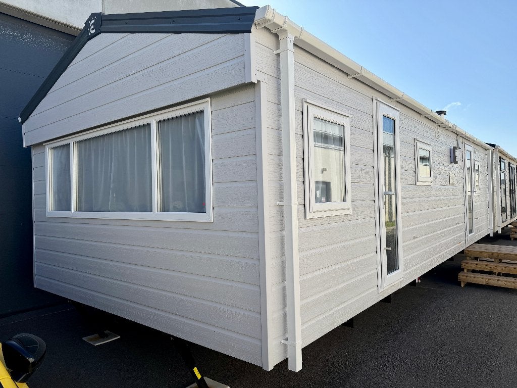 STOCK Tropical 900x370 @ Caravancenter Desmet, Caravans en Kamperen, Stacaravans, Tot en met 4