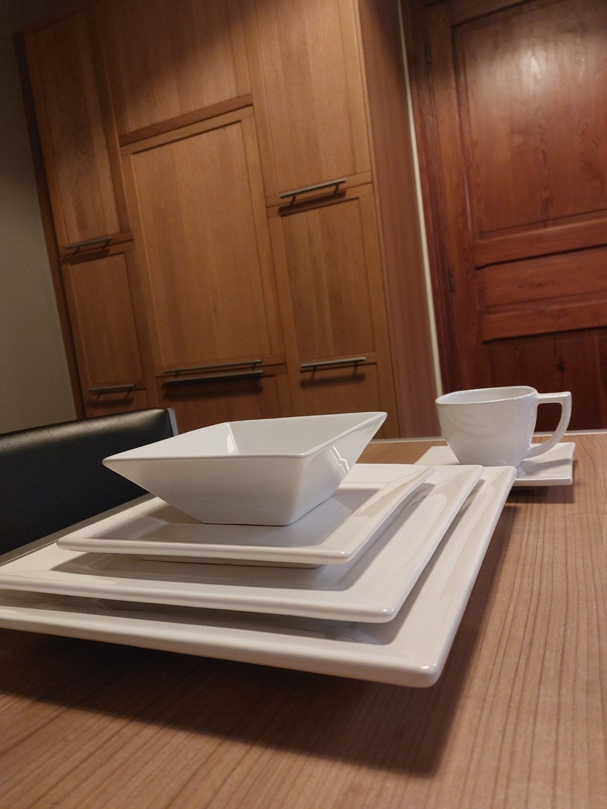 Kloek modern servies voor 12 personen met extra's, Ophalen, Gebruikt, Keramiek, Compleet servies