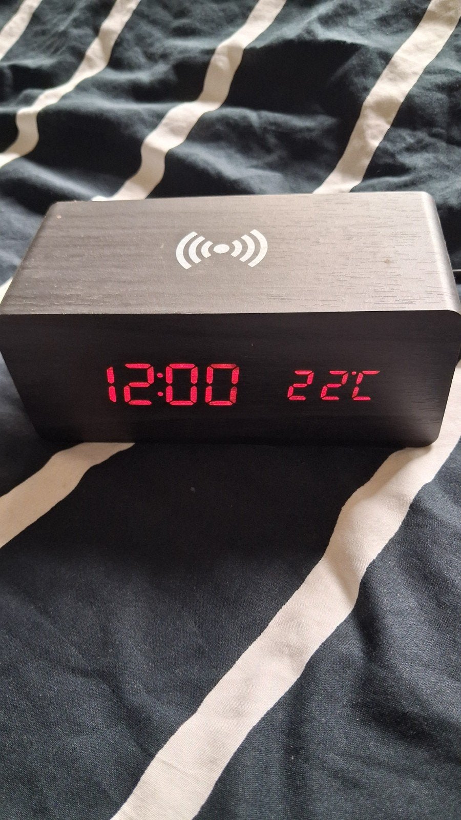 Alarmklok met draadloze oplader, Ophalen