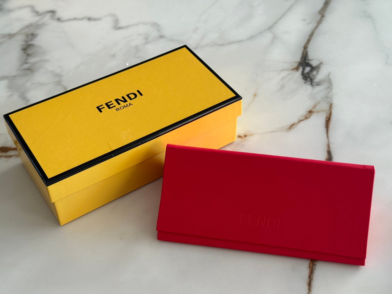 Fendi unisex zonnebrill, Ophalen, Zo goed als nieuw