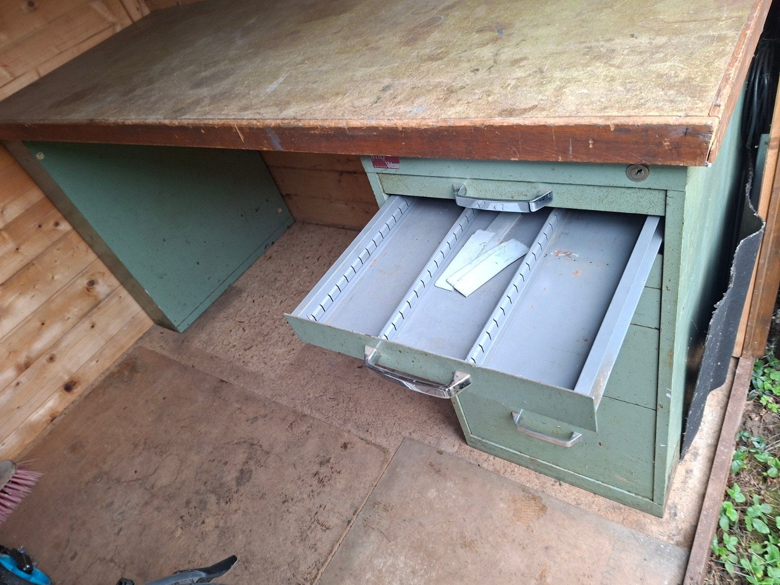 Robuste werkbank met laden ijzer onderstel, Ophalen, Gebruikt, 170 cm of meer