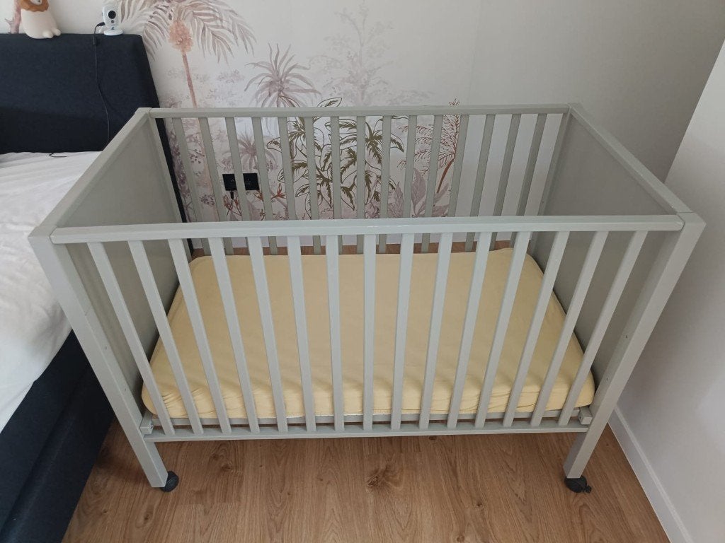 Babybed + matras aerosleep, Enfants & Bébés, Chambre d'enfant | Lits, Matelas, Moins de 70 cm, Enlèvement, Utilisé
