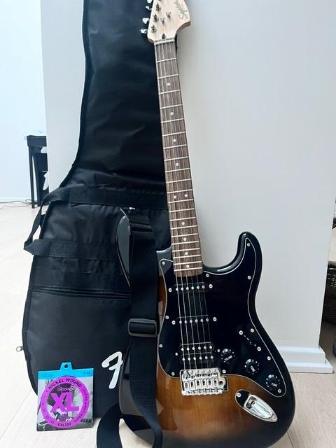 Guitare électrique et ampli, Musique & Instruments, Instruments à corde | Guitares | Électriques, Enlèvement, Comme neuf, Fender