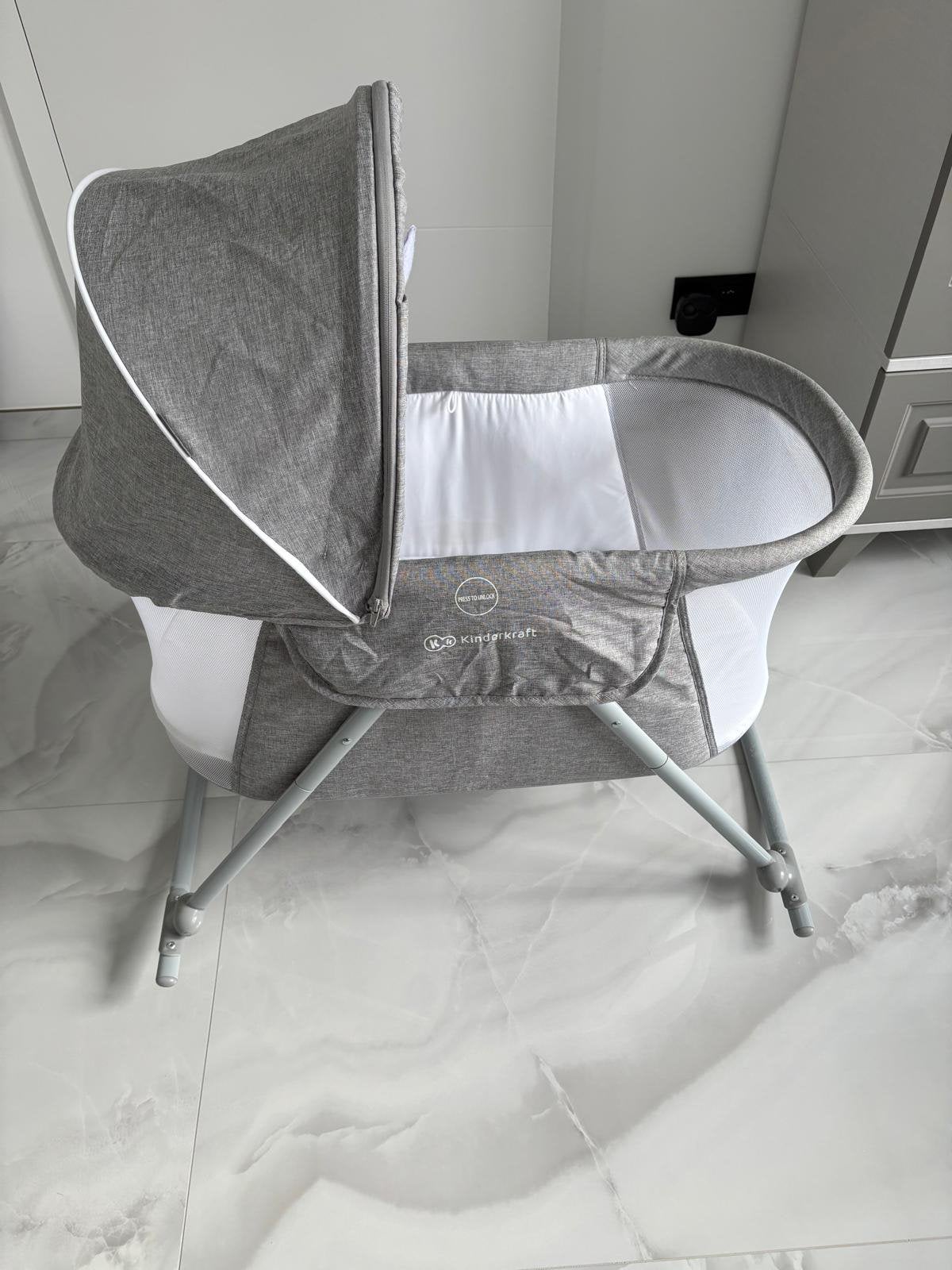 Berceaux pour bebe couleur gris, Ophalen, Zo goed als nieuw