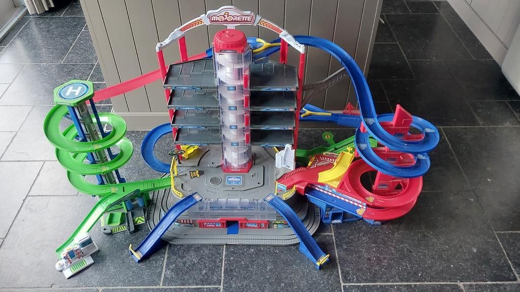 Majorette Garage + doos, Kinderen en Baby's, Ophalen