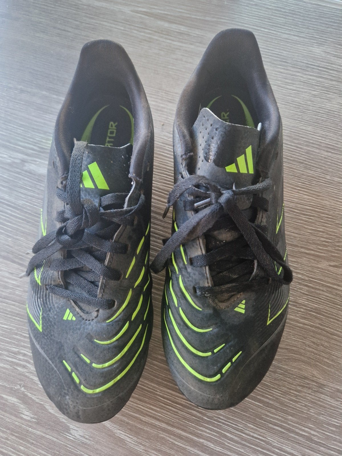 voetbalschoenen maat 39.5, Sport en Fitness, Ophalen, Zo goed als nieuw, Schoenen