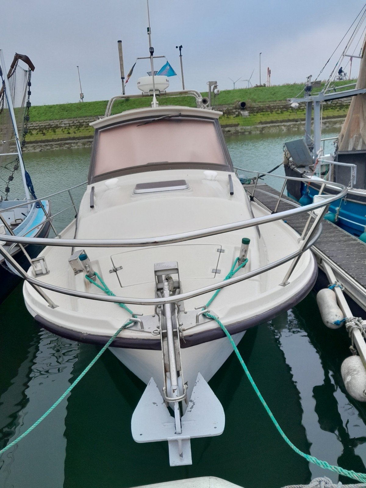 MOTORBOOT. BENETEUA ANTARES, Watersport en Boten, Binnenboordmotor, Diesel, 70 tot 120 pk, Zo goed als nieuw