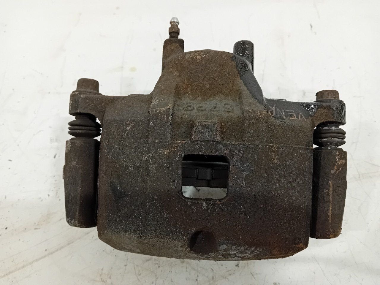 Remklauw rechts voor Chrysler Sebring, Onderdelen@venauto.nl, Van der Ven Autorecycling B.V., Ettenseweg 76, 4706 PB Roosendaal, The Netherlands