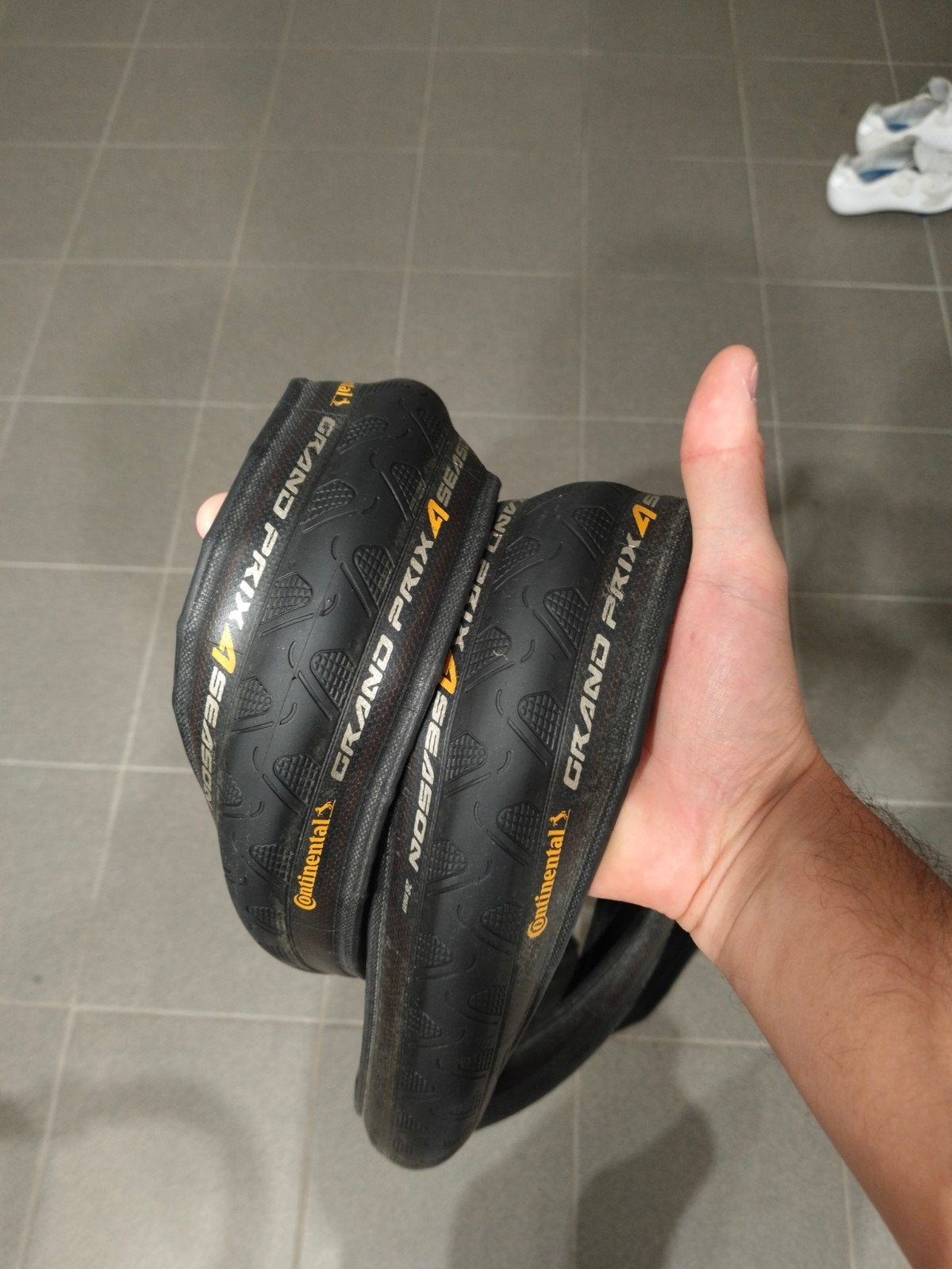 continental grand prix 4 season 28mm banden, Doe-het-zelf en Bouw, Gehoorbeschermers, Ophalen of Verzenden, Zo goed als nieuw