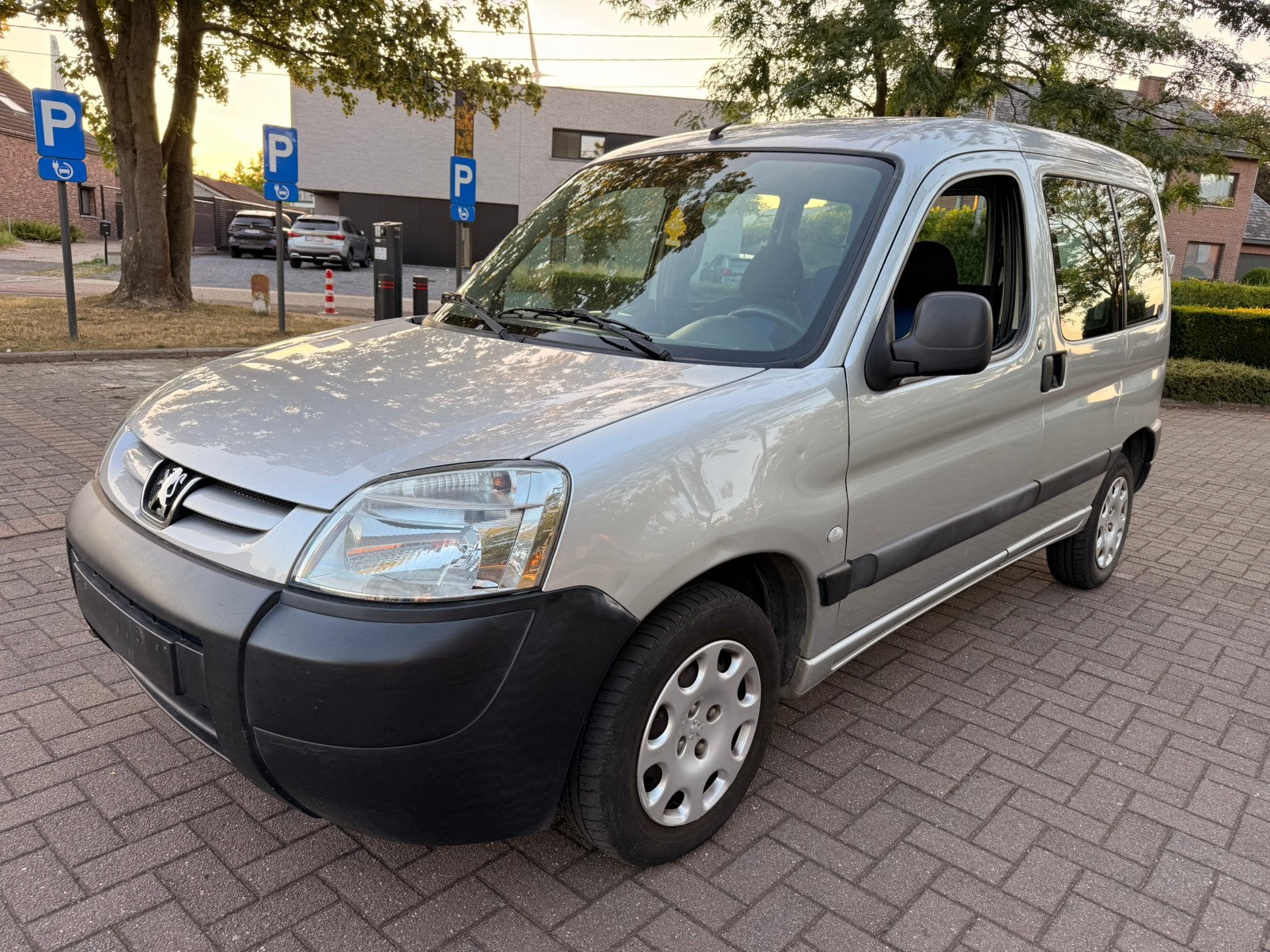 Peugeot Partner 1.4i 5PL, Autos, Achat, Entreprise, Boîte manuelle, Essence