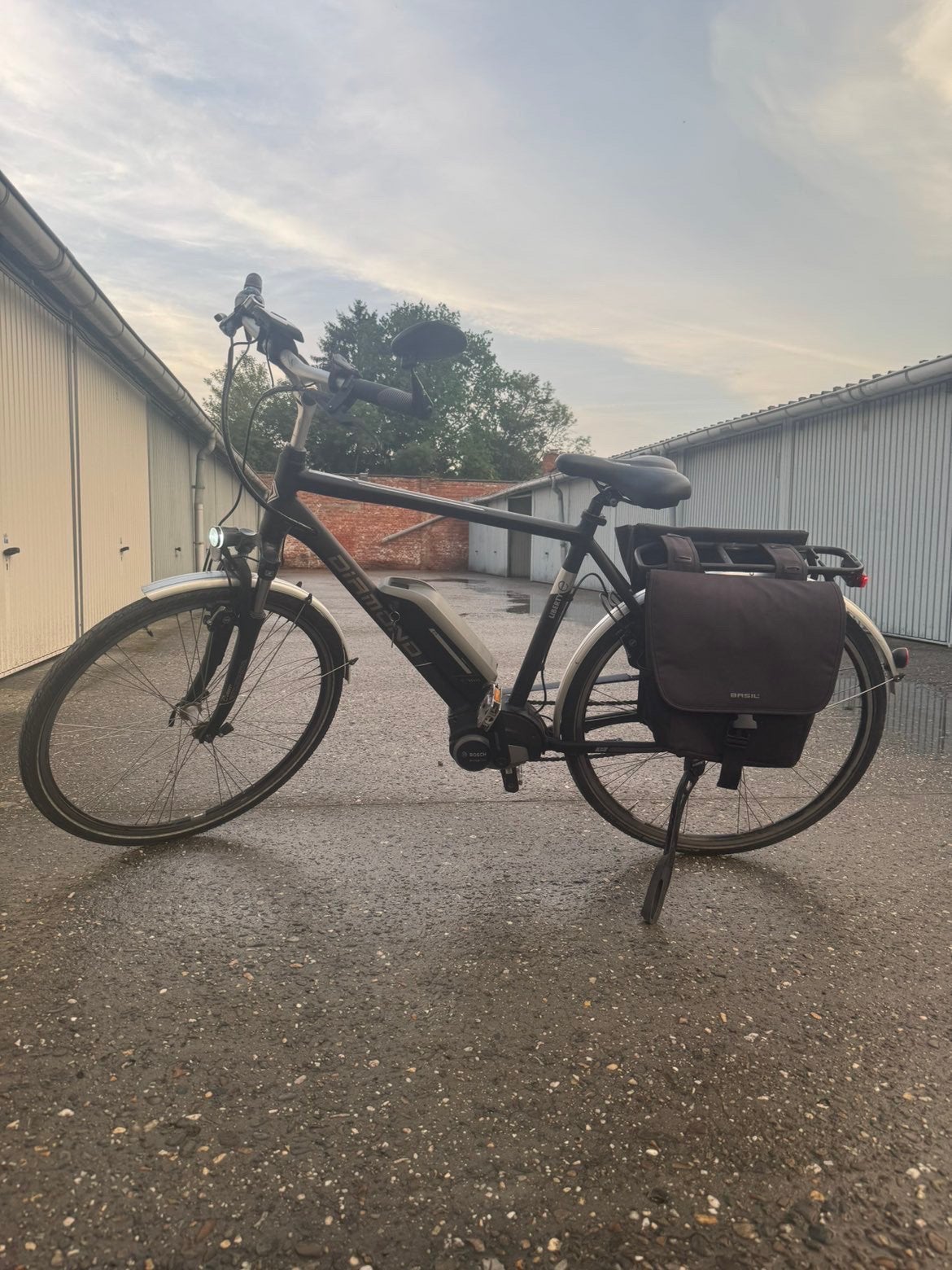 VÉLO ÉLECTRIQUE DIAMOND AVEC MOTEUR CENTRAL BOSCH, Vélos & Vélomoteurs, Vélos électriques, Enlèvement, Comme neuf