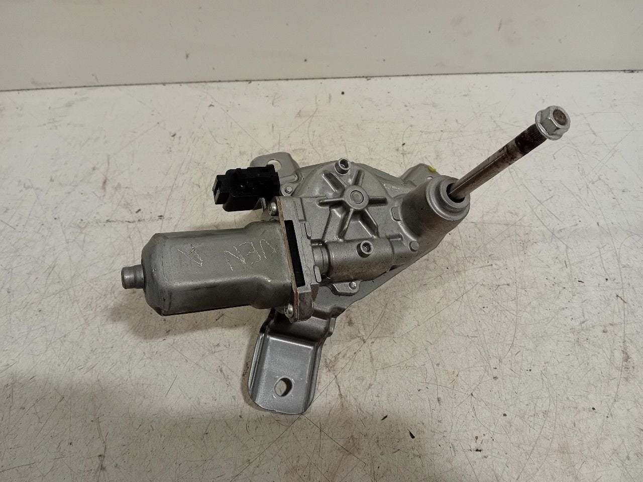 Ruitenwisser mechaniek achter Suzuki Celerio, Onderdelen@venauto.nl, Van der Ven Autorecycling B.V., Gebruikt, Ettenseweg 76, 4706 PB Roosendaal, The Netherlands