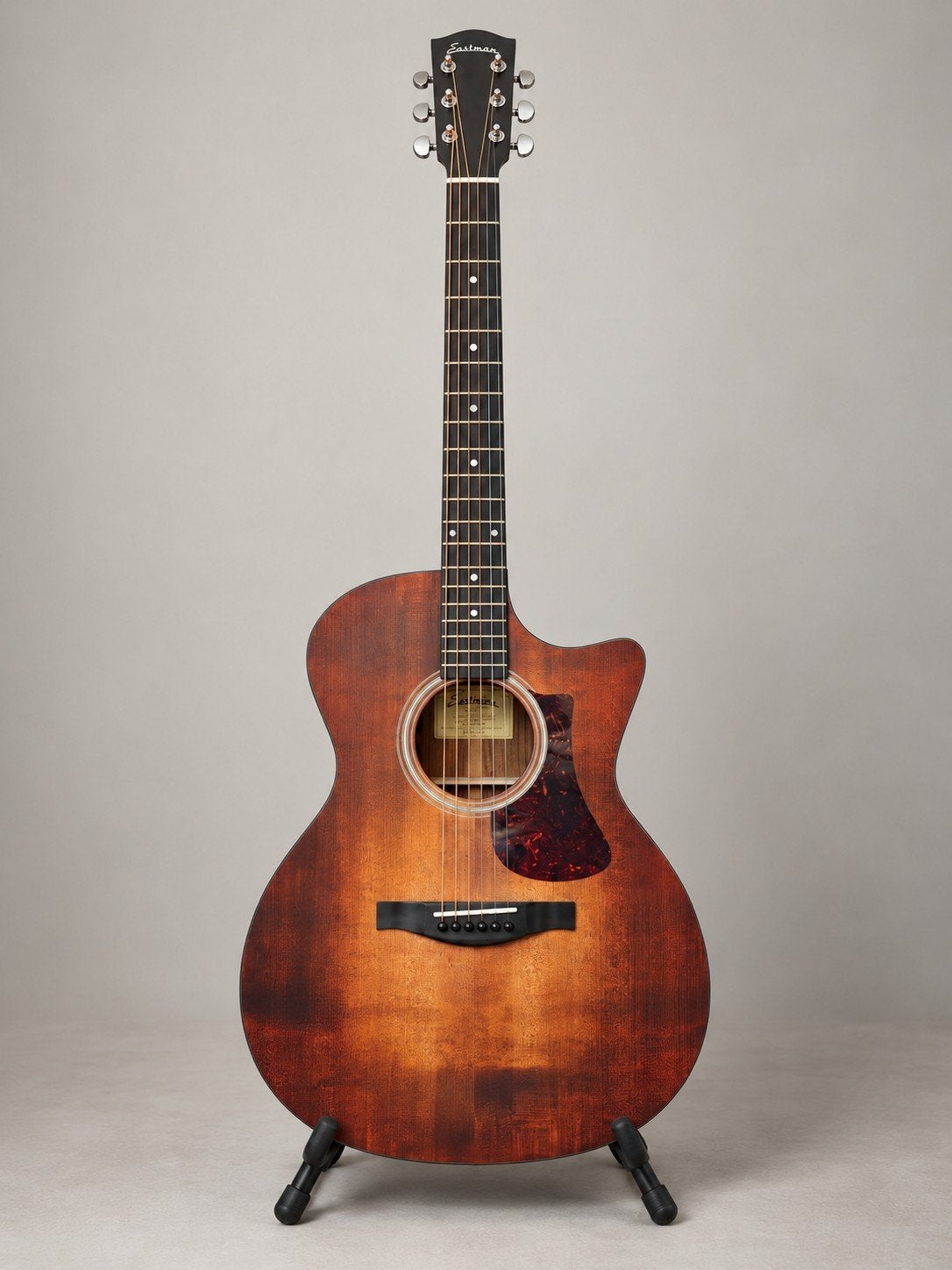 Eastman AC222CE-CLA, Ophalen