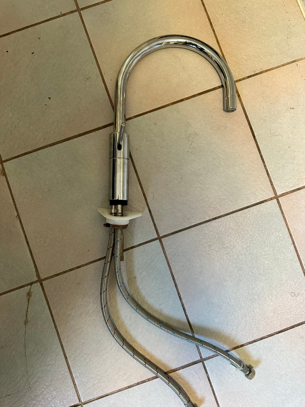 Koud en warm waterkraan, Ophalen, Gebruikt, Chroom, Kraan