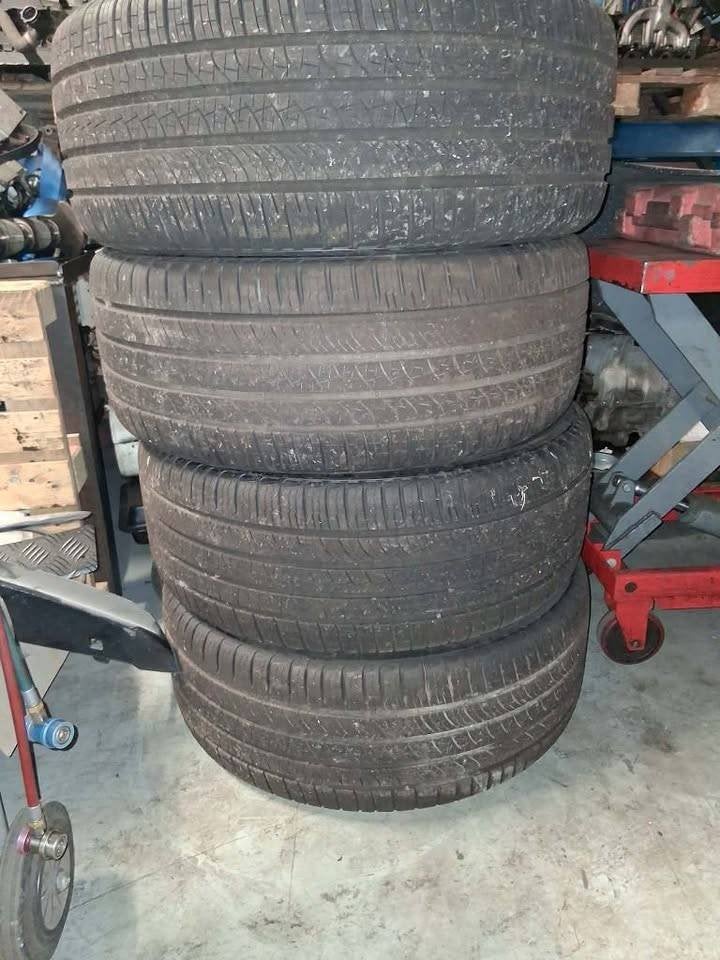 4 zeer goede banden 285/40/23 Merk pirelli, Autos : Pièces & Accessoires, Pneus & Jantes, 4 Saisons, 285 mm, Véhicule de tourisme