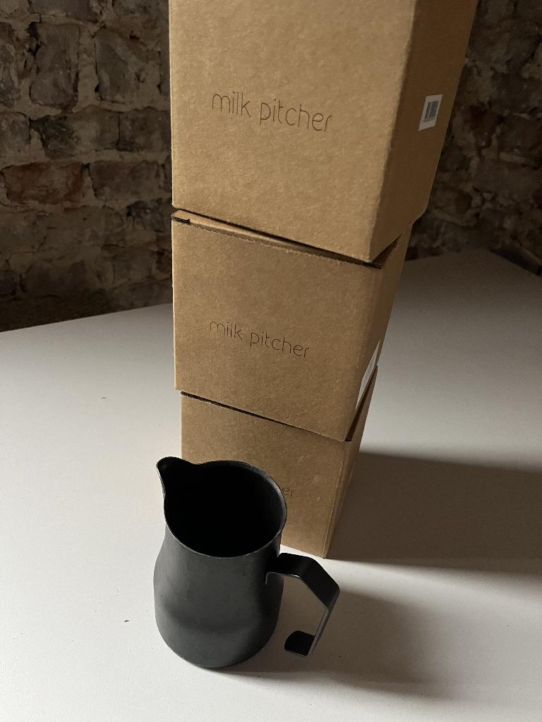 Milk pitcher, Elektronische apparatuur, Koffiemachine-accessoires, Ophalen of Verzenden, Nieuw, Barista-accessoire