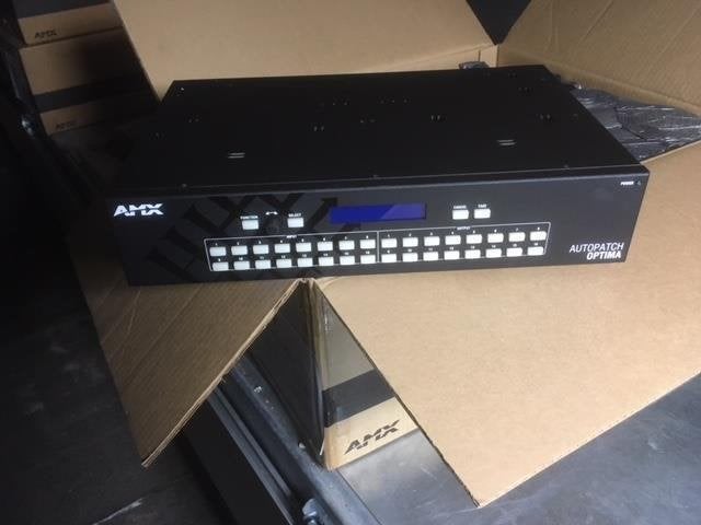 528. AMX Matrix Switchers Optima FGP46-1616-117, TV, Hi-fi & Vidéo, Enlèvement ou Envoi, Neuf