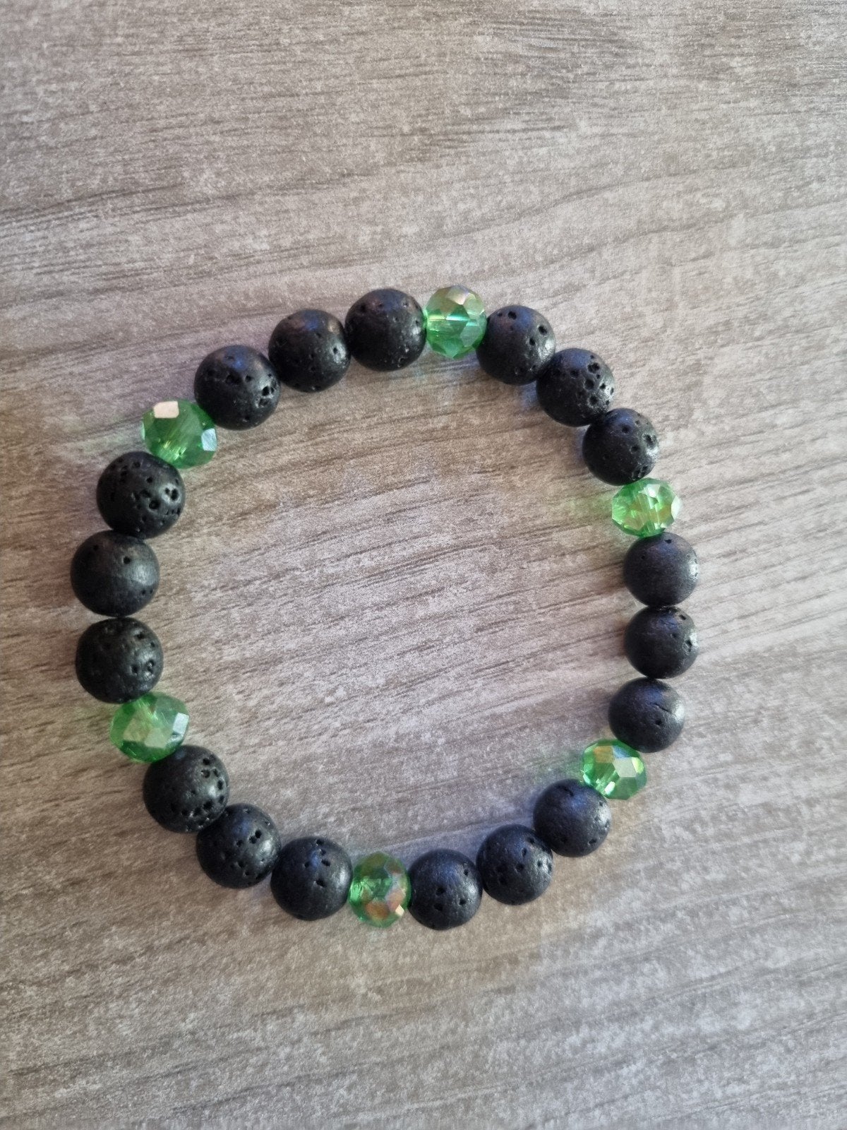 bracelet en pierre de lave veritable, Handtassen en Accessoires, Edelstenen, Verzenden