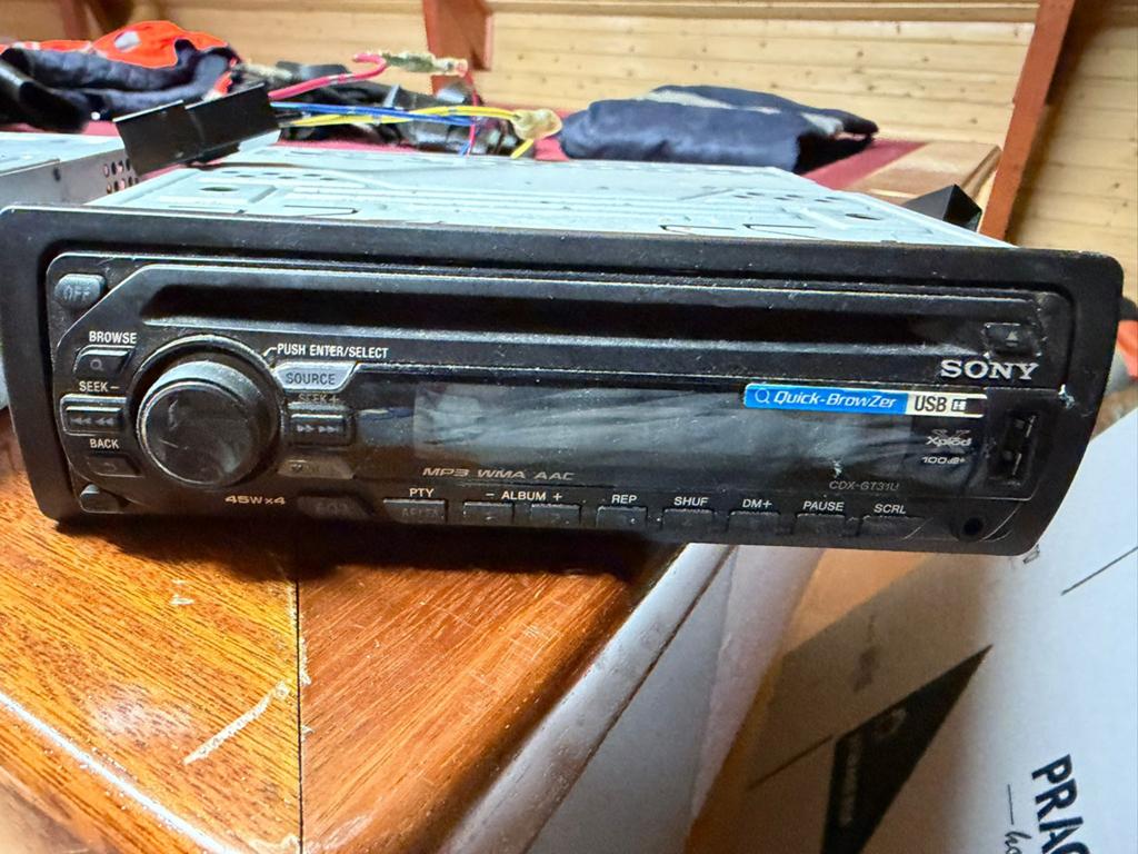Te koop: Sony Autoradio CDX-GT31U – €50, Ophalen, Zo goed als nieuw