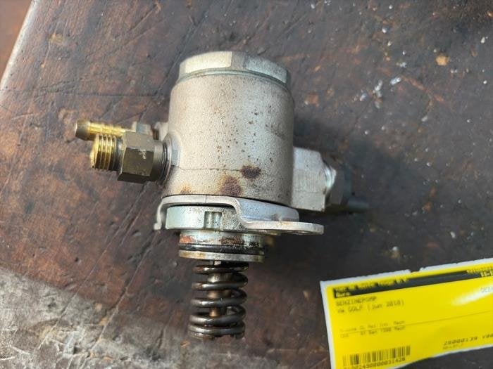 Benzinepomp van een Volkswagen Golf, Gebruikt, -, Volkswagen, -