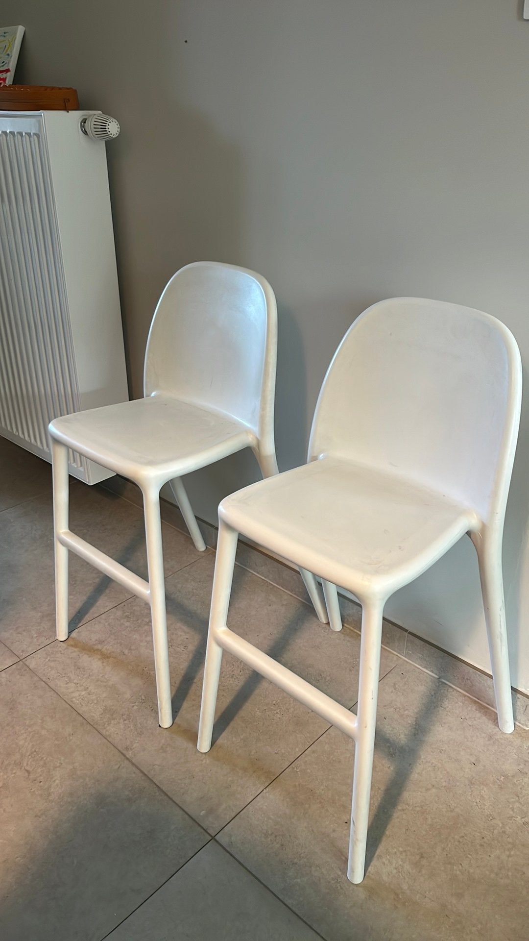 White chairs kids, Ophalen, Zo goed als nieuw