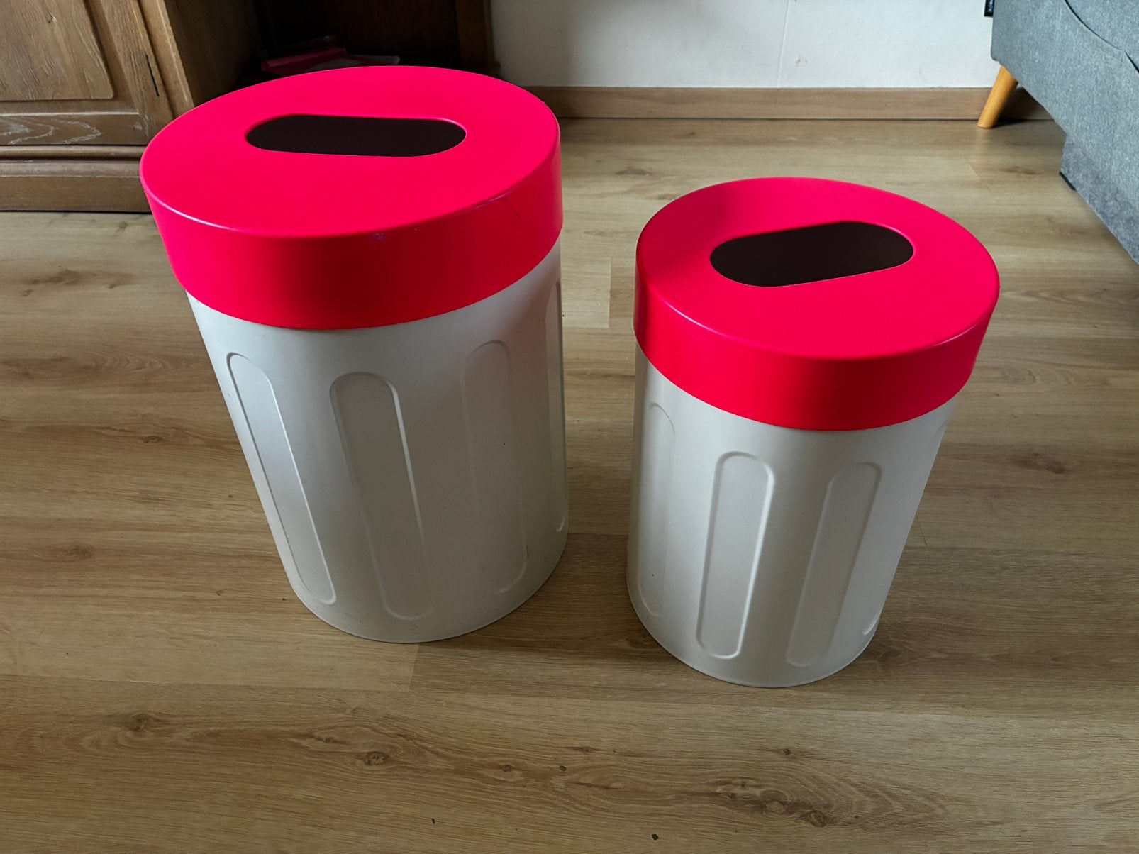 Poubelles - tabouret, Enlèvement, Utilisé, Autres types