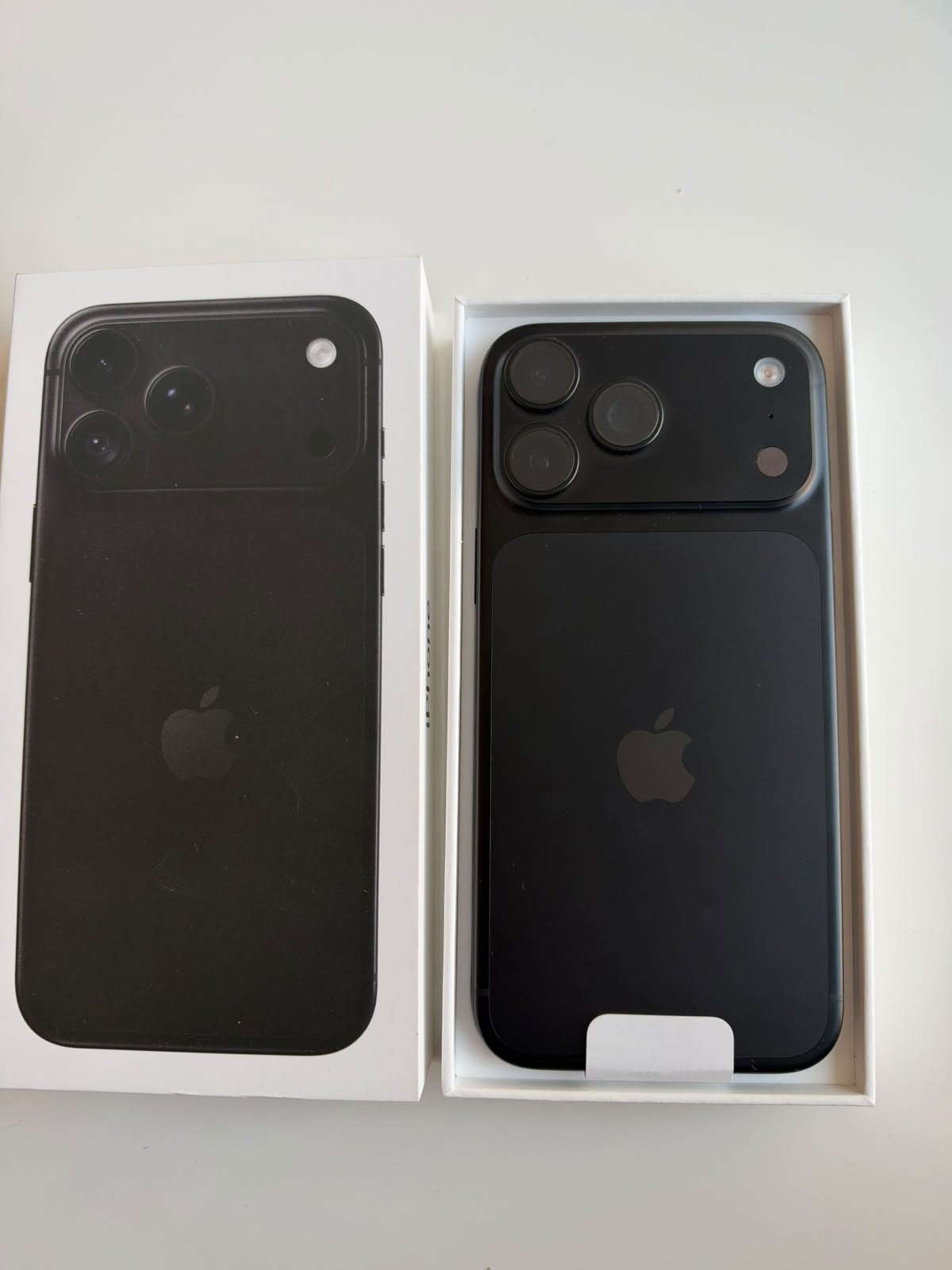 Iphone 18 pro max disponible immédiatement, Télécoms, Enlèvement, Comme neuf, Noir, IPhone 18 Pro