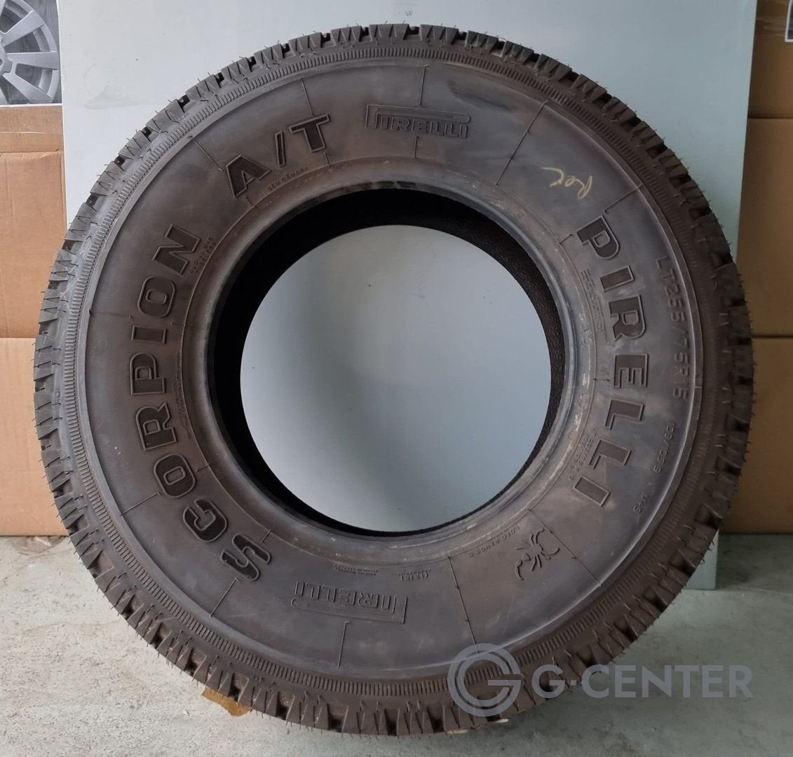 Enkele band Pirelli Scorpion 255/75 R 15 S/T LT Adv32, Gebruikt, -, -, Ophalen of Verzenden