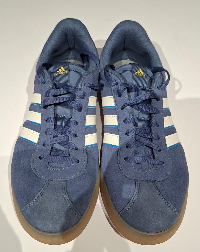 Basket Adidas taille 44 / 44,5, Enlèvement ou Envoi, Comme neuf