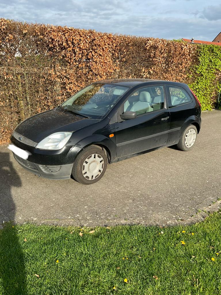 Ford fiesta, Auto's, Ford, Particulier, Fiësta, Benzine, Euro 3, Stadsauto, 3 deurs, Handgeschakeld, Zwart, Grijs, Stof, Voorwielaandrijving