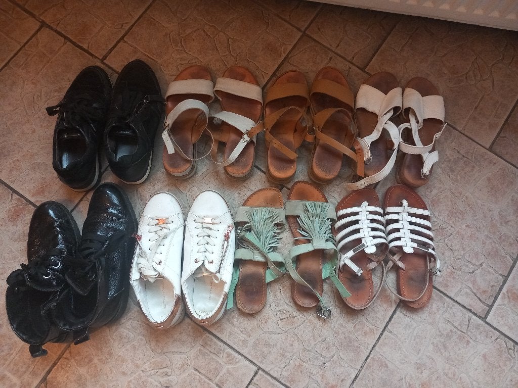 19 paires de chaussures, sandales et bottes, Enlèvement ou Envoi, Porté