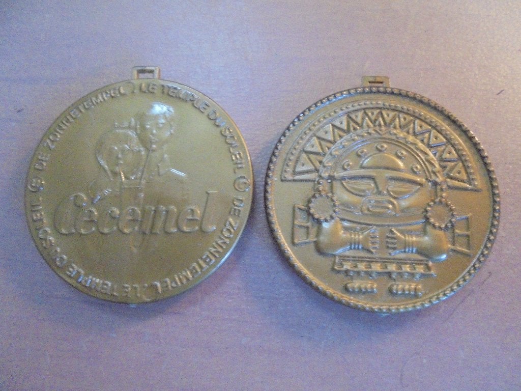 2 Vintage geluksamuletten Cecemel/kuifje, Enlèvement ou Envoi, Comme neuf, Autres types