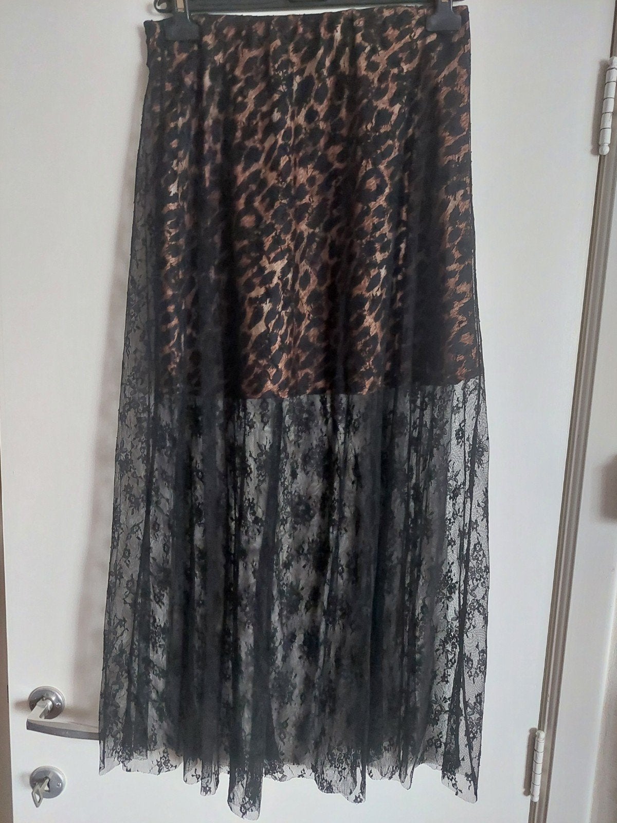 jupe en dentelle  avec petite  jupes en dessous, Kleding | Dames, Rokken, Ophalen