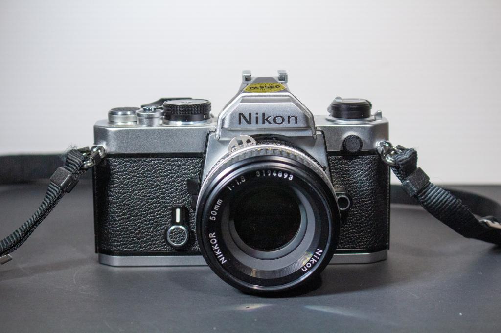 extra étudiant photo NIKON FM+50MM état collection, Audio, Tv en Foto, Fotocamera's Analoog, Ophalen, Nikon