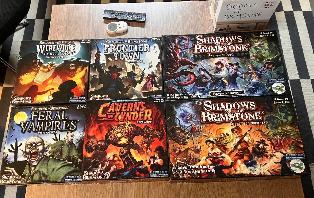 Shadows of Brimstone (verschillende spellen), Hobby en Vrije tijd, Drie of vier spelers, Ophalen, Gebruikt, Flying Frog
