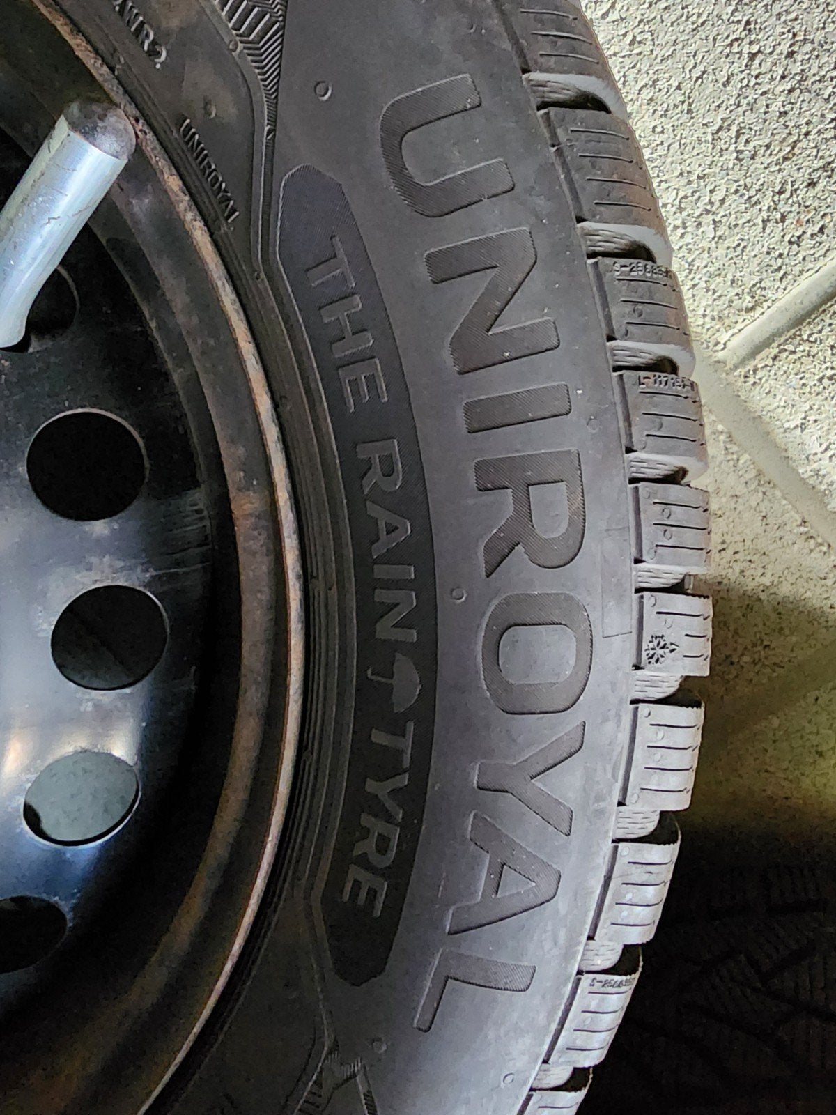 winterbanden 215/60 R16 99H XL. M+S, Auto-onderdelen, Banden en Velgen, Ophalen, Winterbanden