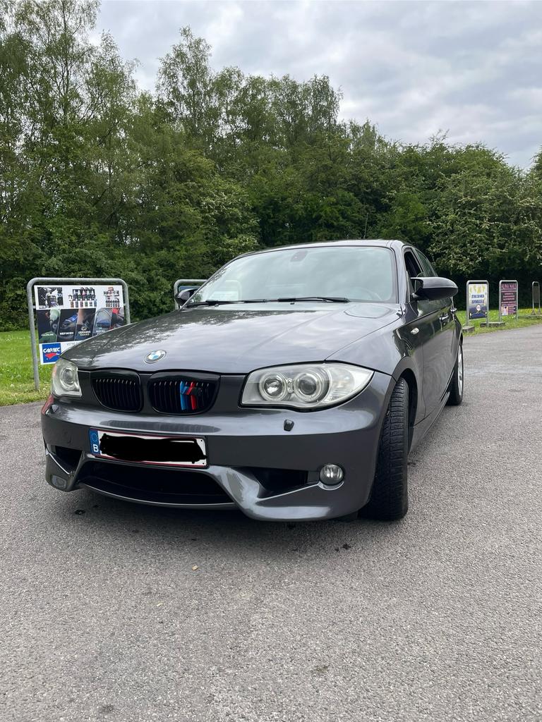 Bmw serie1. 2005  120D, Auto's, BMW, Zwart, Overige kleuren, Leder, 5 deurs