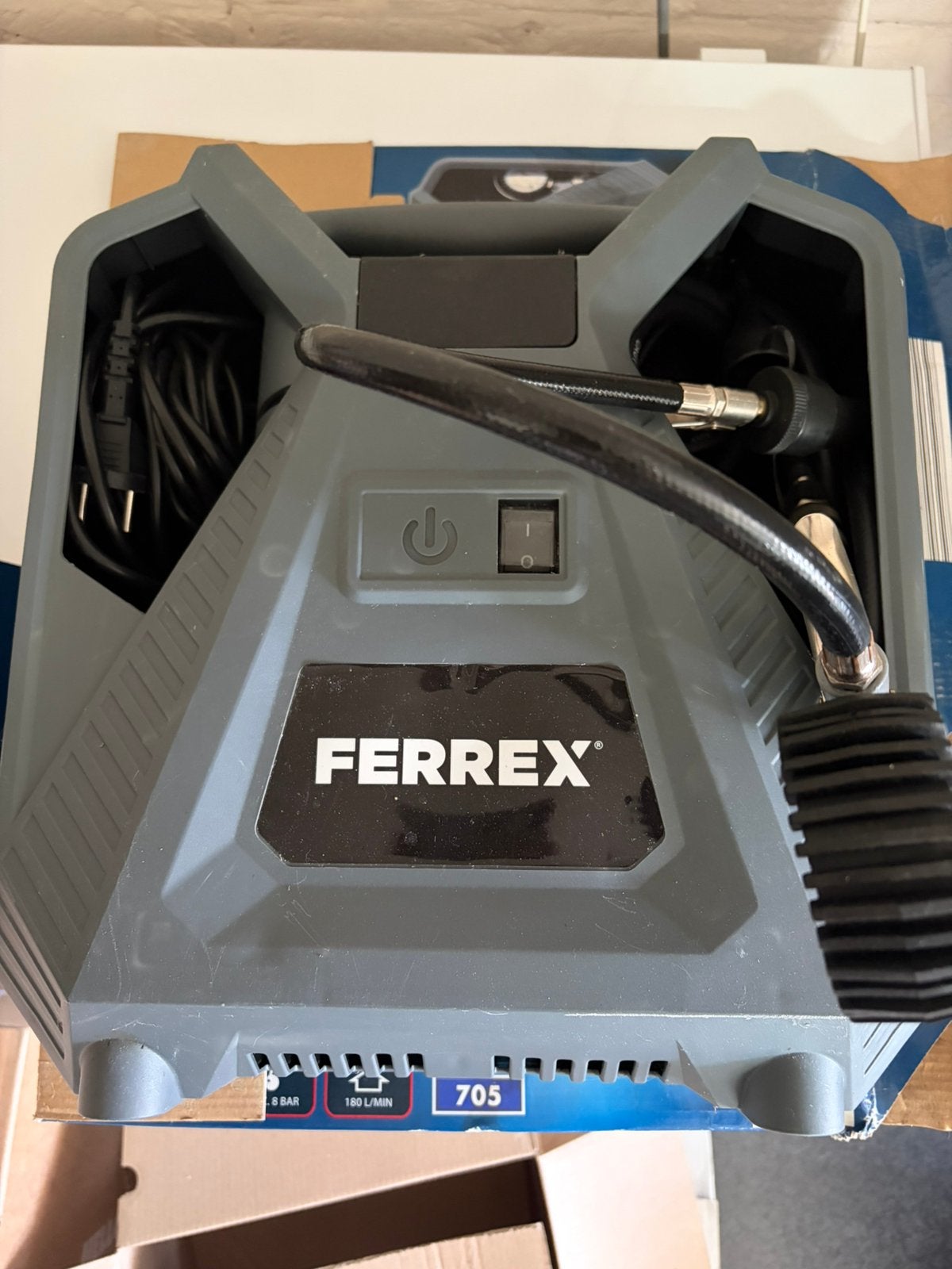 Draagbare compressor Ferrex, Doe-het-zelf en Bouw, Compressors, Ophalen, Zo goed als nieuw