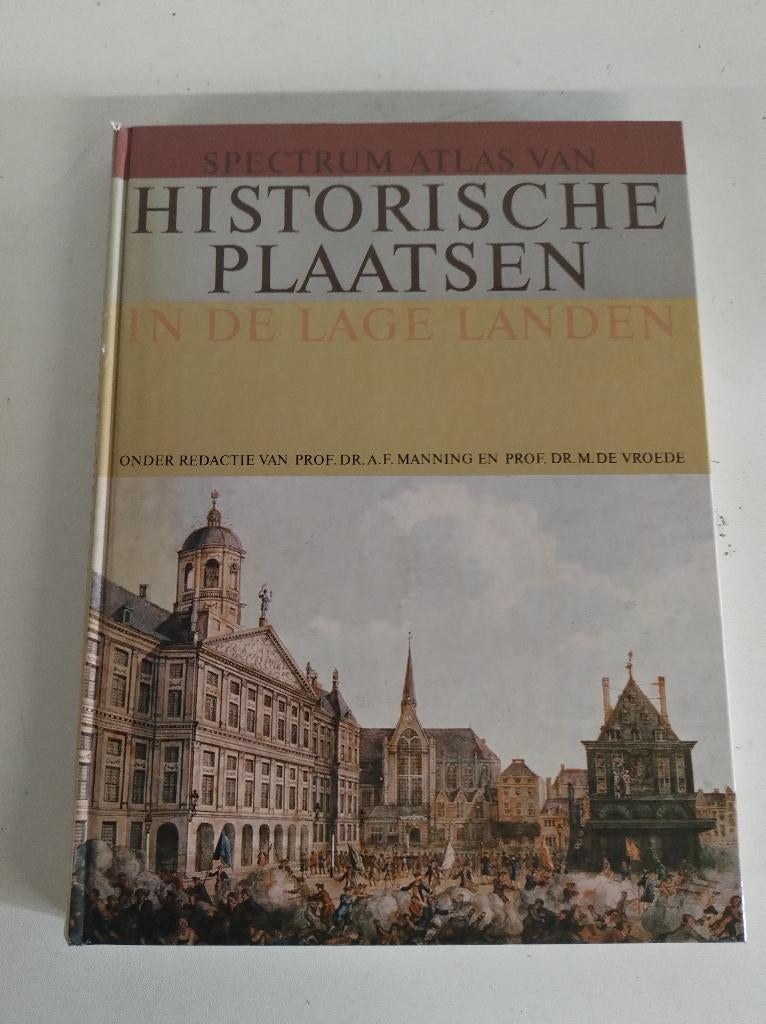 Spectrum atlas van historische plaatsen in de lage landen, Ophalen of Verzenden, Gelezen