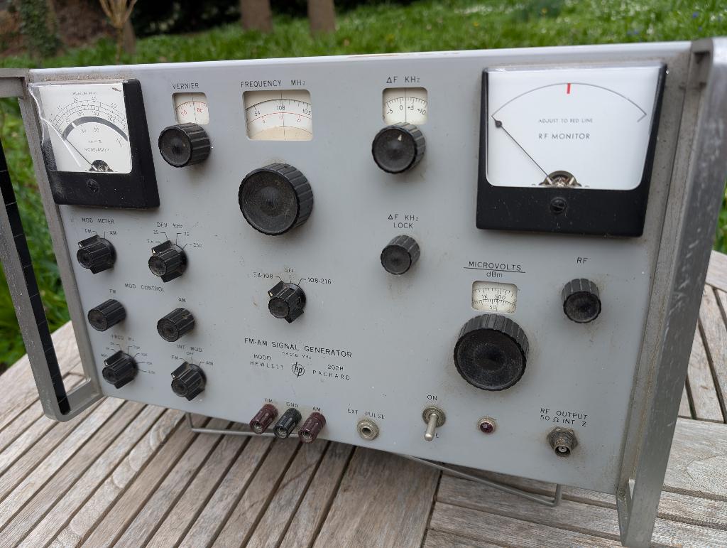 HP 202H FM-AM 45-216 Mhz  signaal generator, Ophalen, Gebruikt, Overige meters