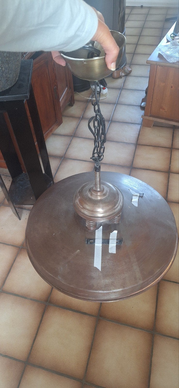 Kroonluchter van industrieel type, Ophalen