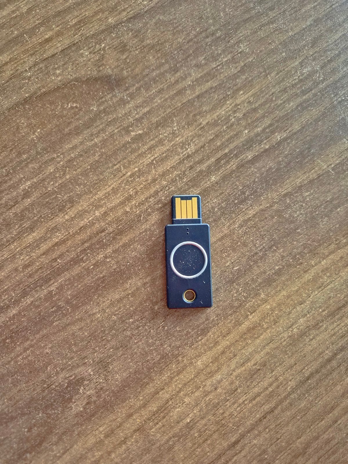 YubiKey Bio (FIDO Edition) USB-A biometrische beveiligingssl, Computers en Software, USB Sticks, Ophalen of Verzenden