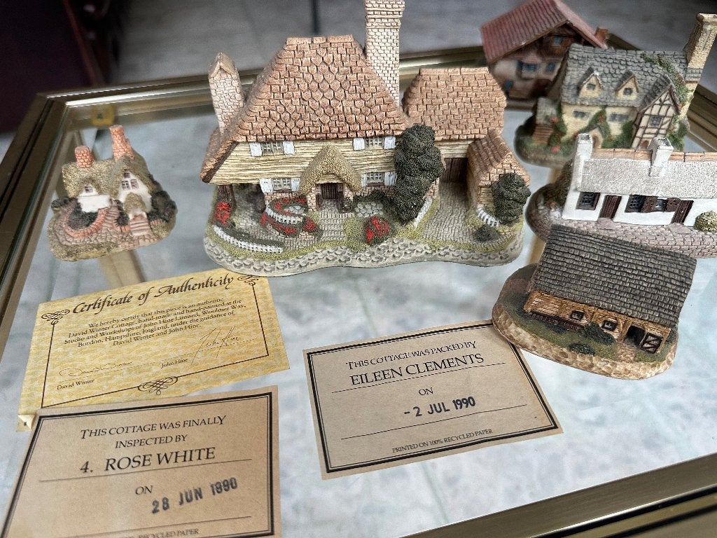 Ensemble de miniatures style cottage fabriquées à la main, Enlèvement