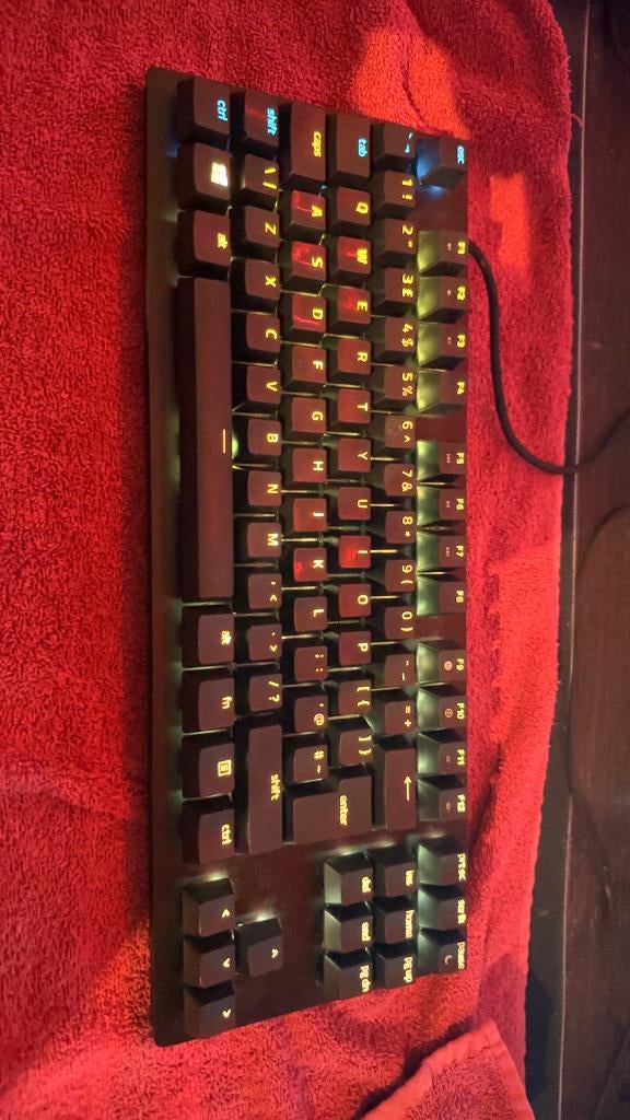 édition du tournoi Razer Huntsman, Clavier gamer, Enlèvement ou Envoi, Qwerty, Filaire