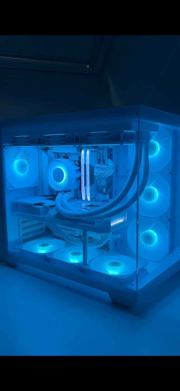 Gaming pc custom 9070xt tekoop met factuur en garantie !!, Computers en Software, Desktop Pc's, Ophalen, Zo goed als nieuw, Gaming
