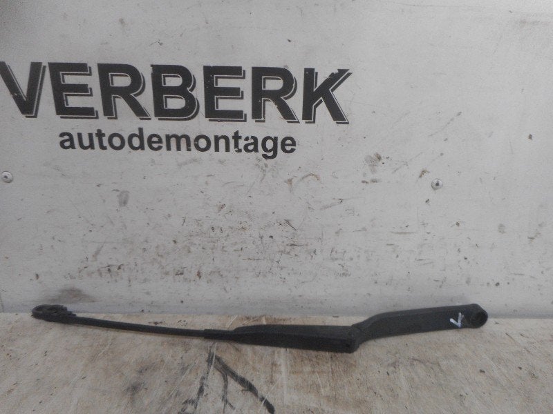 BRAS ESSUIE GLACE AVANT GAUCHE BMW 3 serie (E36 / 4), Utilisé, BMW, Petuelring 130
80809  München, DE, Bayerische Motoren Werke AG